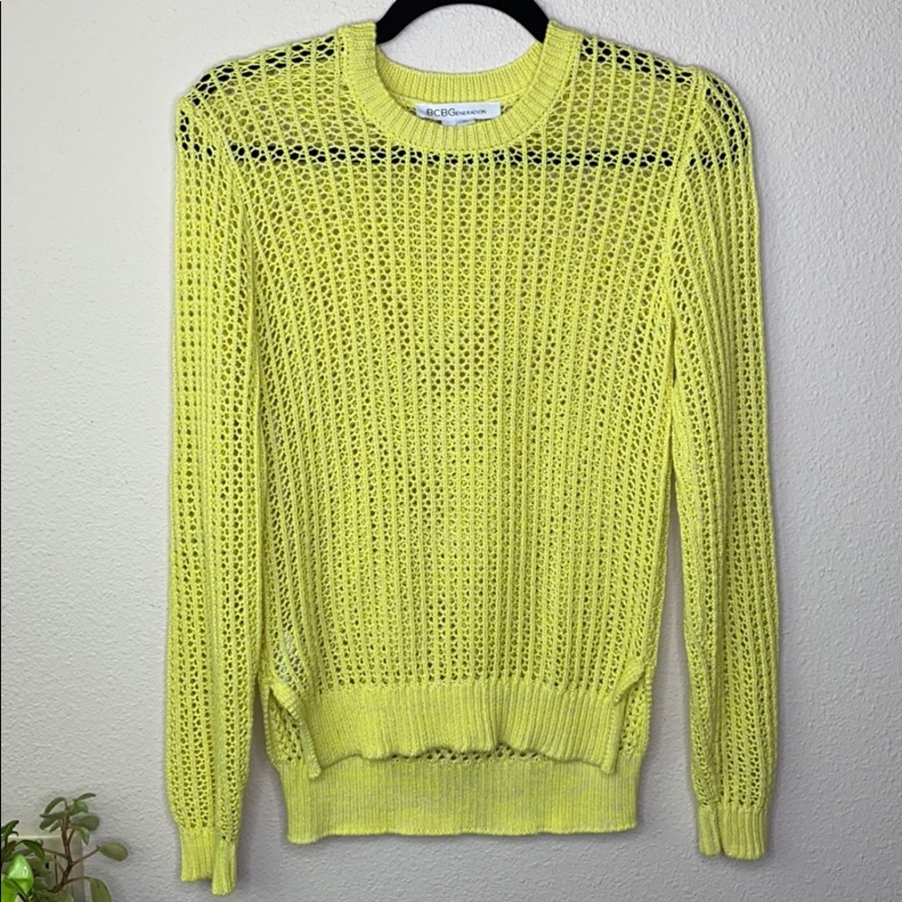 BCBG Generation Sweater in neon Yellow size XS